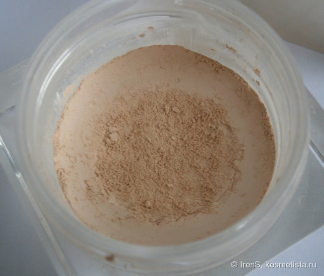 Clarins The Skin Illusions Mineral & Plant Extracts Loose Powder Foundation в оттенке 103 Ivory