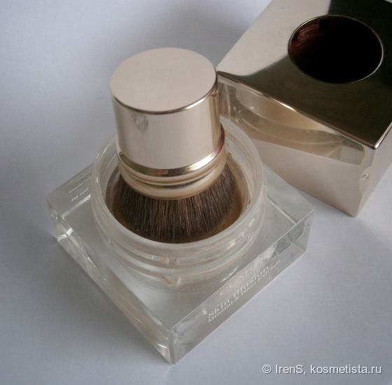 Clarins The Skin Illusions Mineral & Plant Extracts Loose Powder Foundation в оттенке 103 Ivory