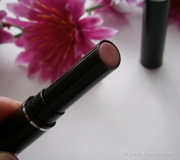 Avon Ultra Beauty Lipstick в оттенке Totally Twig