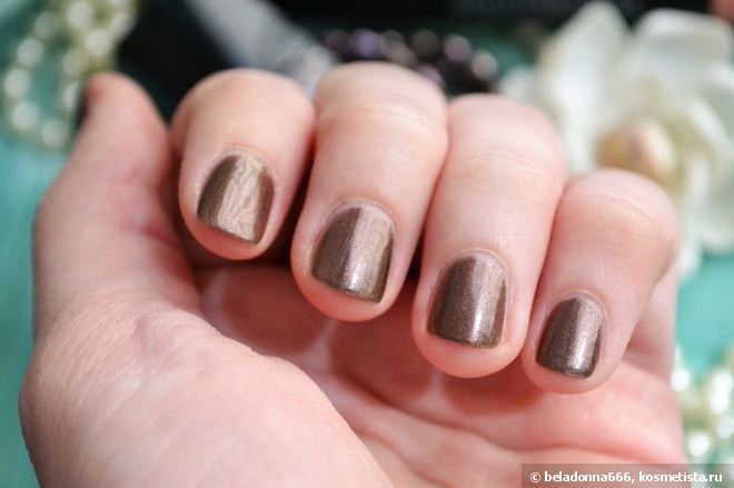 Летние красавцы Chanel: Le Vernis #697 Terrana и Stylo Eyeshadow Fresh Effect #127 Laurier rose