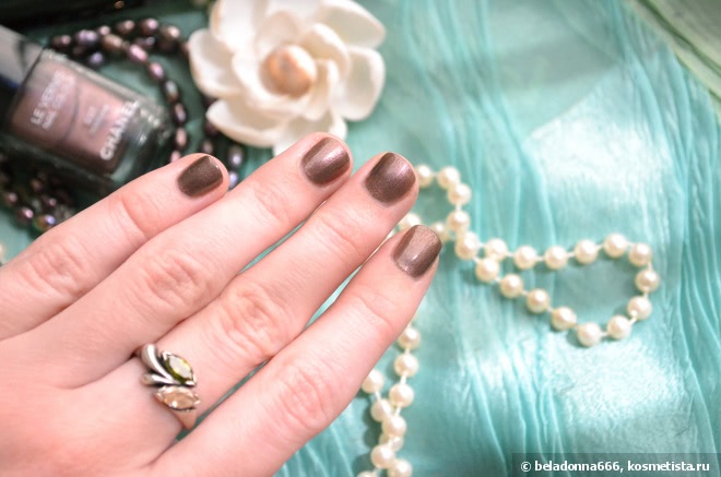 Летние красавцы Chanel: Le Vernis #697 Terrana и Stylo Eyeshadow Fresh Effect #127 Laurier rose