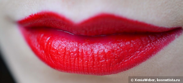 Стать героиней драмы с Urban Decay 24\7 Glide-On Lip Pencil Pulp Fiction Mrs. MIA Wallace и Urban Decay Pulp Fiction Revolution Lipstick Mrs. MIA Wallace