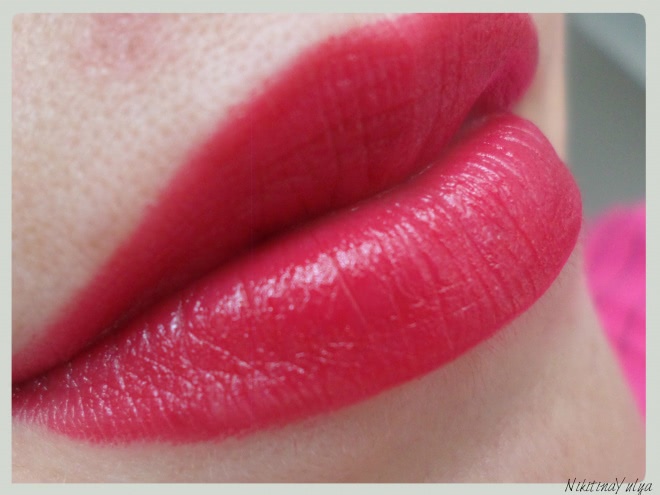 Помада-карандаш для губ Avon Ultra Color Lip Crayon в оттенках Fairest Nude/Прекрасный телесный (27660), Plum Perfect/Идеальный сливовый (27656), Cherry Picked/Спелый вишневый (27655)