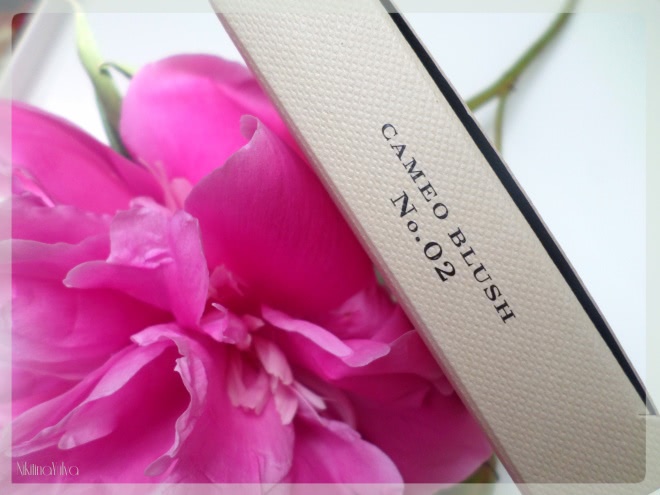 Румяна Burberry Light Glow Natural Blush, #02 Cameo Blush