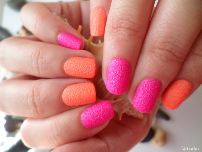 Лак-песок для ногтей NailLook Hot Neons # 31089 Miami Beach, # 31091Think Pink