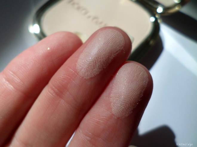 Пудра-иллюминатор Dolce & Gabbana Glow Illuminating Powder в оттенке #4 Luna