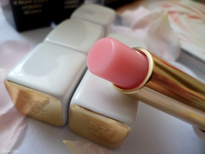 Увлажняющая и придающая объем помада-бальзам Guerlain Kiss Kiss Roselip Hydrating & Plumping Tinted Lip Balm в оттенках #R371 Morning Rose и #R372 Chic Pink