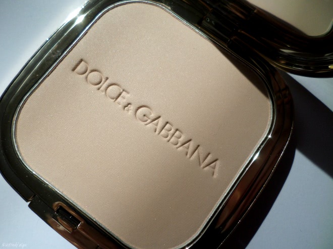 Пудра-иллюминатор Dolce & Gabbana Glow Illuminating Powder в оттенке #4 Luna