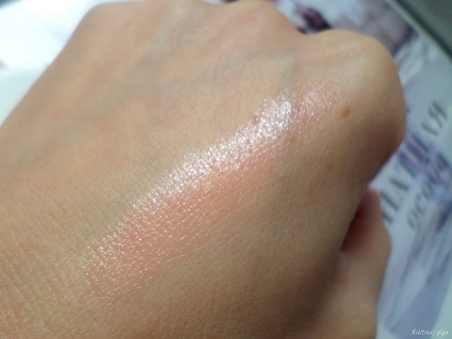 Увлажняющая и придающая объем помада-бальзам Guerlain Kiss Kiss Roselip Hydrating & Plumping Tinted Lip Balm в оттенках #R371 Morning Rose и #R372 Chic Pink