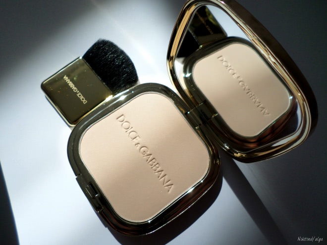 Пудра-иллюминатор Dolce & Gabbana Glow Illuminating Powder в оттенке #4 Luna