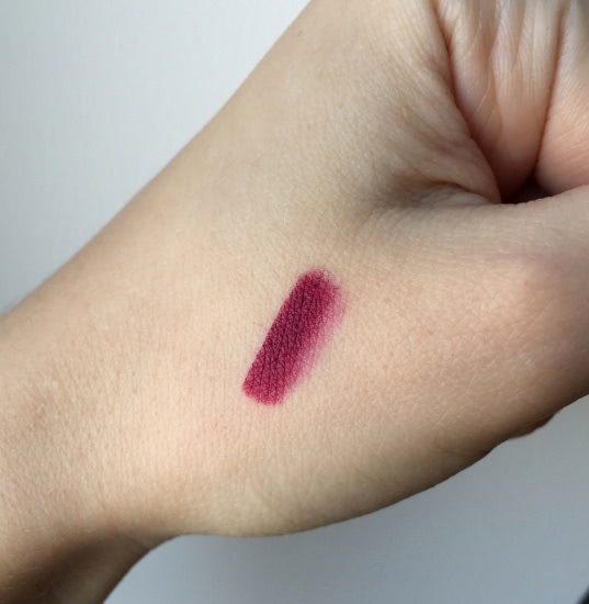 Любительницам темных губ: Essence Lipliner № 15 Honey berry