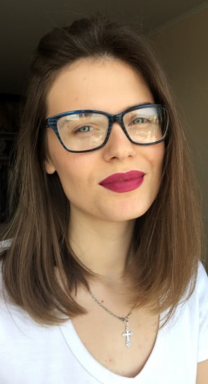 Любительницам темных губ: Essence Lipliner № 15 Honey berry
