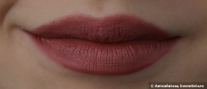 Стойкий карандаш для губ MAC Pro Longwear Lip Pencil в оттенке Staunchly Stylish