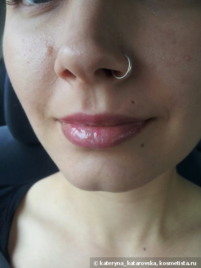 Сочное лето с блесками Shiny Kiss Flavored Gloss - Beauty Rush - Victoria's Secret (оттенки Razzberry Ice, Sugar High, Midnightini, Grapefruit Blast)