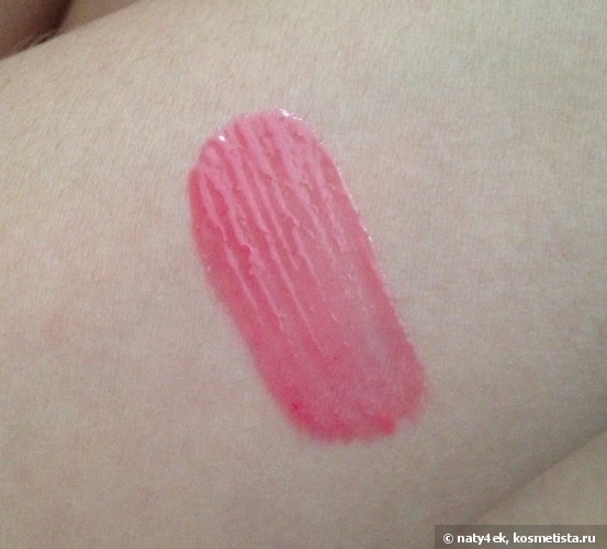 Два красавчика от Makeup Academy Lip Balm в оттенках Kiss Me и Hot Lips