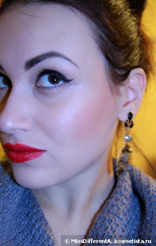 Двое идеальных: Стойкая матовая губная помада Essence Long Lasting Lipstick #14 Adorable Matt. Карандаш для губ Essence Lipliner #14 Femme Fatale