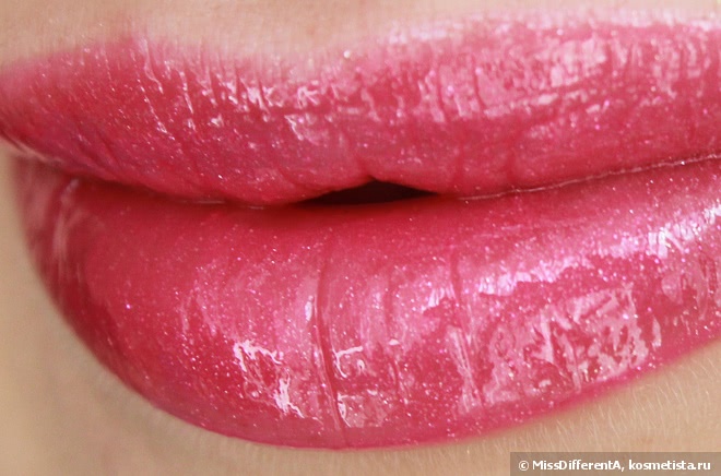 Сочный розовый: блеск для губ Elizabeth Arden Beautiful Color Luminous Lip Gloss #10 Passion Fruit