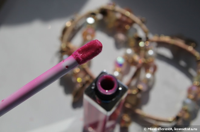 Сочный розовый: блеск для губ Elizabeth Arden Beautiful Color Luminous Lip Gloss #10 Passion Fruit