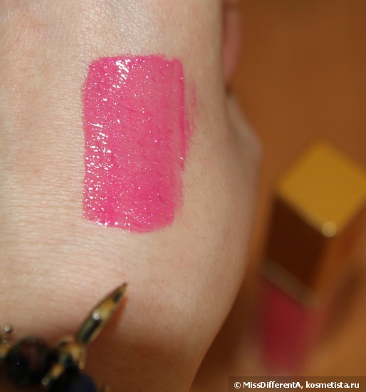 Сочный розовый: блеск для губ Elizabeth Arden Beautiful Color Luminous Lip Gloss #10 Passion Fruit