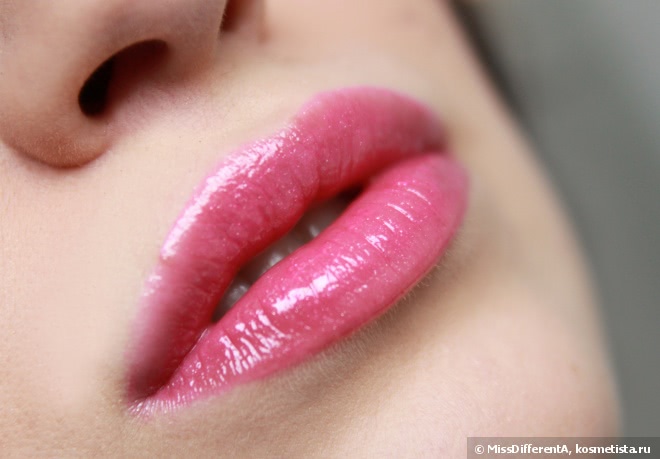 Сочный розовый: блеск для губ Elizabeth Arden Beautiful Color Luminous Lip Gloss #10 Passion Fruit