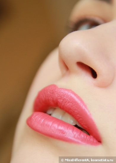 Повседневный красный Clinique Hight Impact Lip Colour #18 Magenta Rose