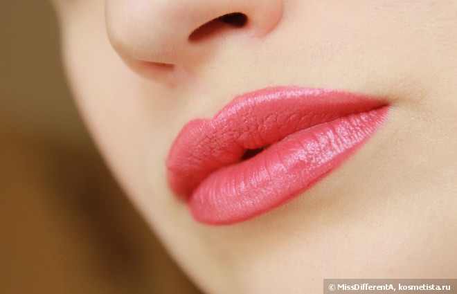 Повседневный красный Clinique Hight Impact Lip Colour #18 Magenta Rose