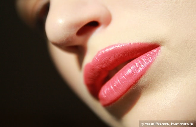 Повседневный красный Clinique Hight Impact Lip Colour #18 Magenta Rose