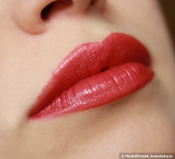 Повседневный красный Clinique Hight Impact Lip Colour #18 Magenta Rose