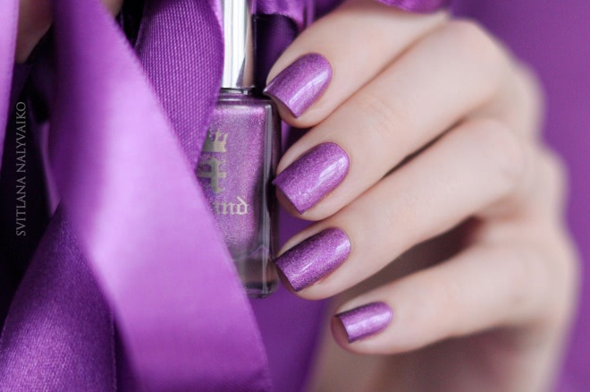 Чертополох на снегу. Лак для ногтей A-England Crown of Thistles