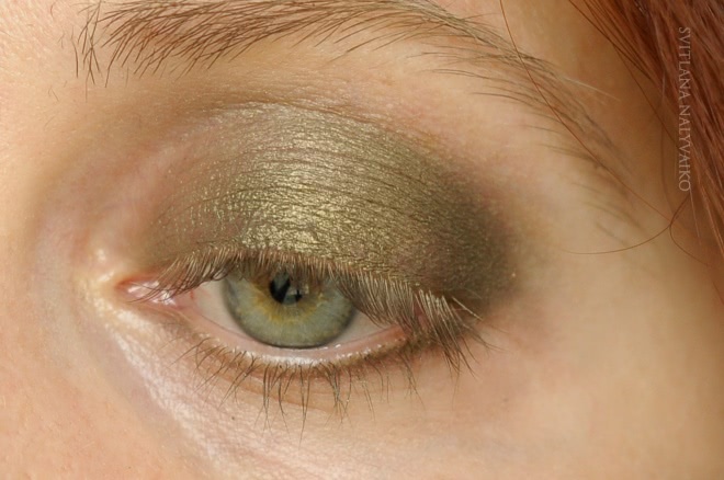 Идеальный хаки. Стойкие тени для век L`oreal Paris Color Riche Mono из серии Smoky в оттенке 305 Kaki Repstyle