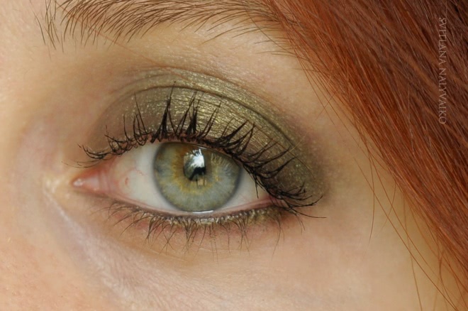 Идеальный хаки. Стойкие тени для век L`oreal Paris Color Riche Mono из серии Smoky в оттенке 305 Kaki Repstyle