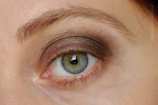 Бронзовая патина. Устойчивые моно-тени для век Vivienne Sabo Paris Petite Jeux Eye Shadow Longlasting в оттенке 117