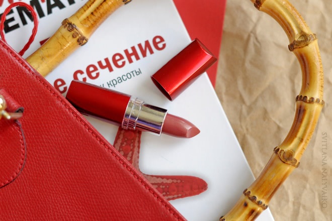 Редкий nude в моей косметичке: помада Maybelline Hydra Extreme в оттенке 670 Natural Rosewood