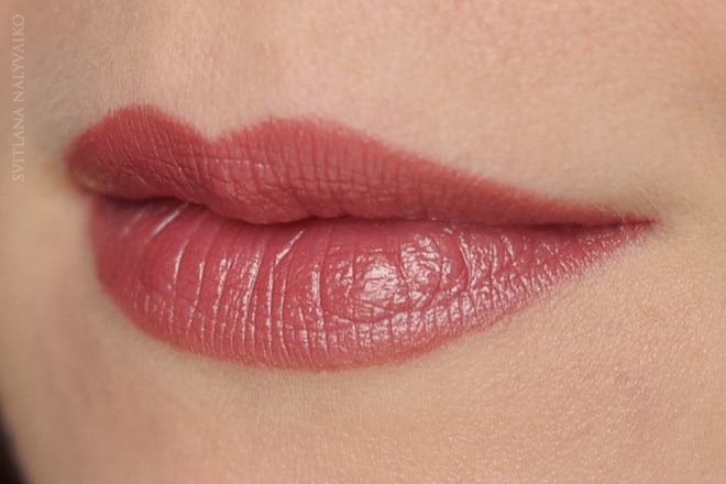 Редкий nude в моей косметичке: помада Maybelline Hydra Extreme в оттенке 670 Natural Rosewood