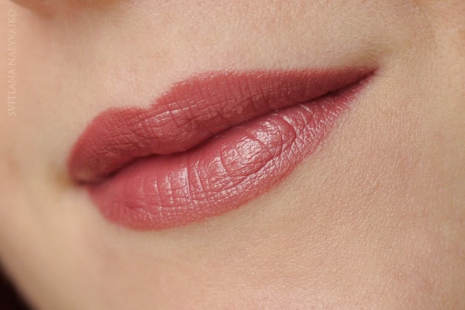 Редкий nude в моей косметичке: помада Maybelline Hydra Extreme в оттенке 670 Natural Rosewood