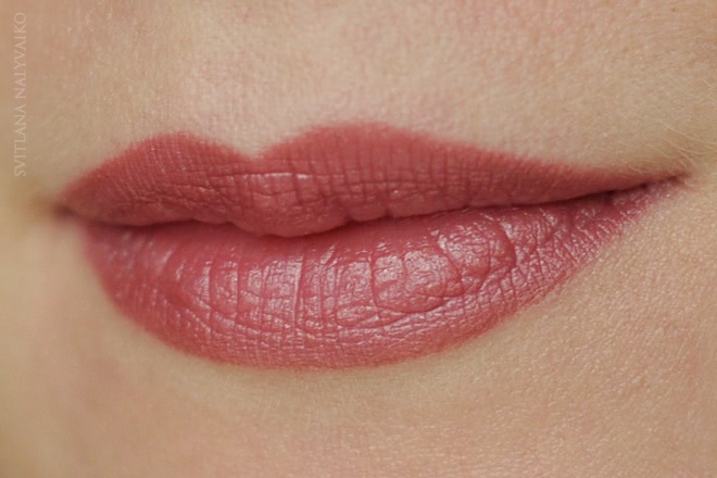 Редкий nude в моей косметичке: помада Maybelline Hydra Extreme в оттенке 670 Natural Rosewood