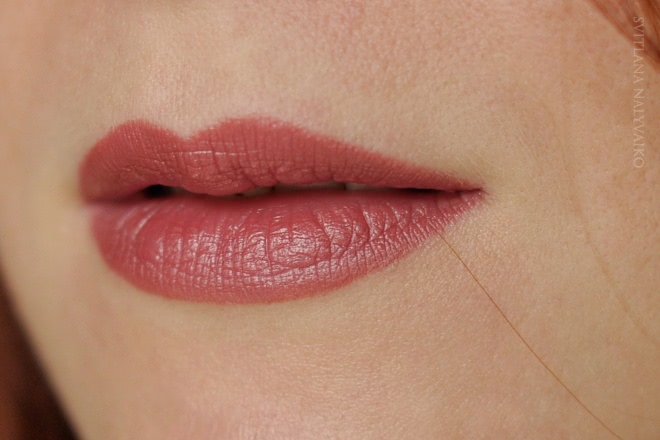 Редкий nude в моей косметичке: помада Maybelline Hydra Extreme в оттенке 670 Natural Rosewood