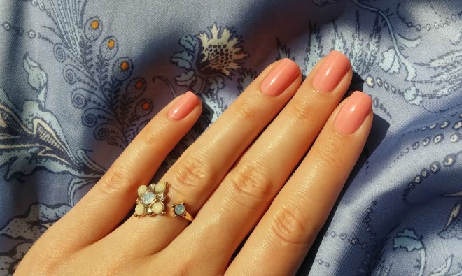 Абрикосовая нежность с лаком Ja-De в оттенке Apricot glow