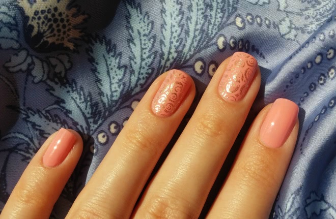 Абрикосовая нежность с лаком Ja-De в оттенке Apricot glow
