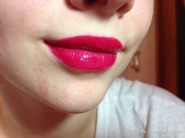 Мерцающий блеск для губ Pump it up lip plumper от NYX в оттенке 09
