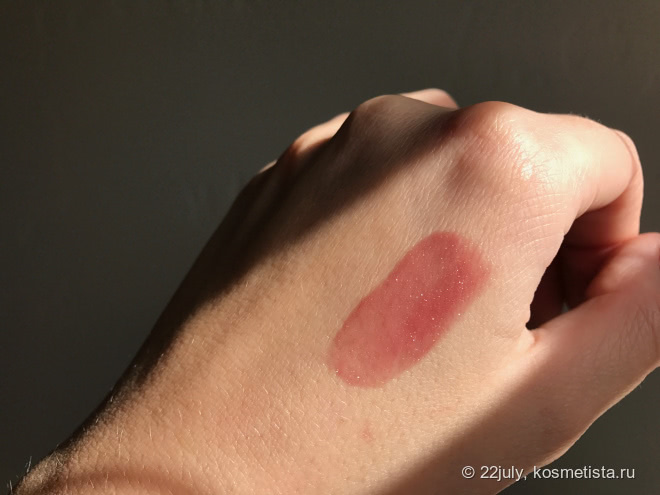 Россыпь бриллиантов под жидким стеклом. Kiko 3D Hydra lipgloss в оттенке #17 Pearly Mauve