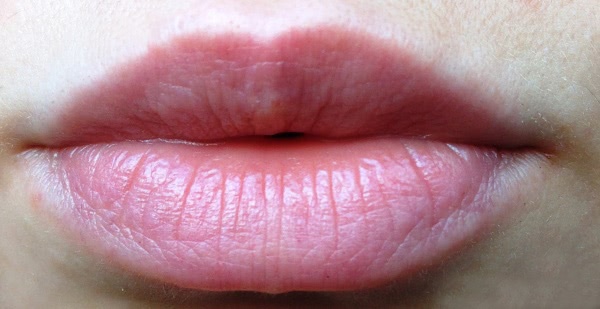 Первая красная, первая люксовая Guerlain Rouge Automatique Hydrating Long-Lasting Lip Colour №121 Rouge d’Enfer