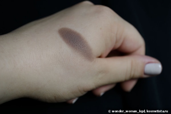Матовые кремовые тени Clarins Ombre Matte Cream-to-Powder Matte Eyeshadow Smoothing & Long-Lasting в оттенке 04 rosewood из осенней коллекции Ladylike Fall 2014 Collection