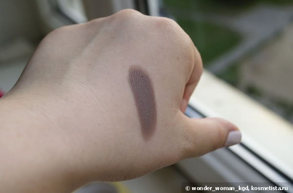 Матовые кремовые тени Clarins Ombre Matte Cream-to-Powder Matte Eyeshadow Smoothing & Long-Lasting в оттенке 04 rosewood из осенней коллекции Ladylike Fall 2014 Collection