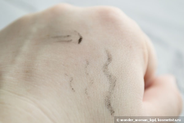 Маленькая,да удаленькая подводка Essence Liquid ink eyeliner waterproof