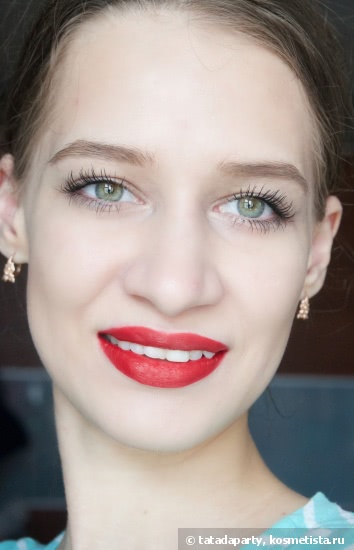 Матовая помада Mac Matte Lipstick Rouge A Levres Russian RED