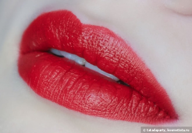 Матовая помада Mac Matte Lipstick Rouge A Levres Russian RED