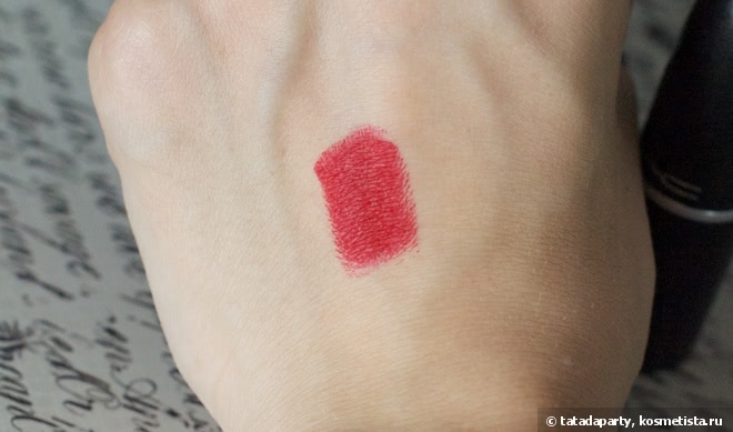 Матовая помада Mac Matte Lipstick Rouge A Levres Russian RED