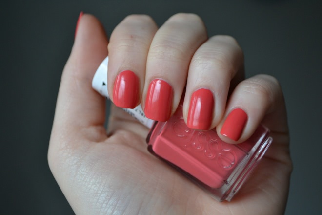 Коралл bump up the pumps от Essie