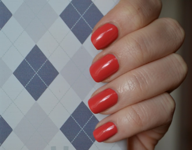 Коралл bump up the pumps от Essie